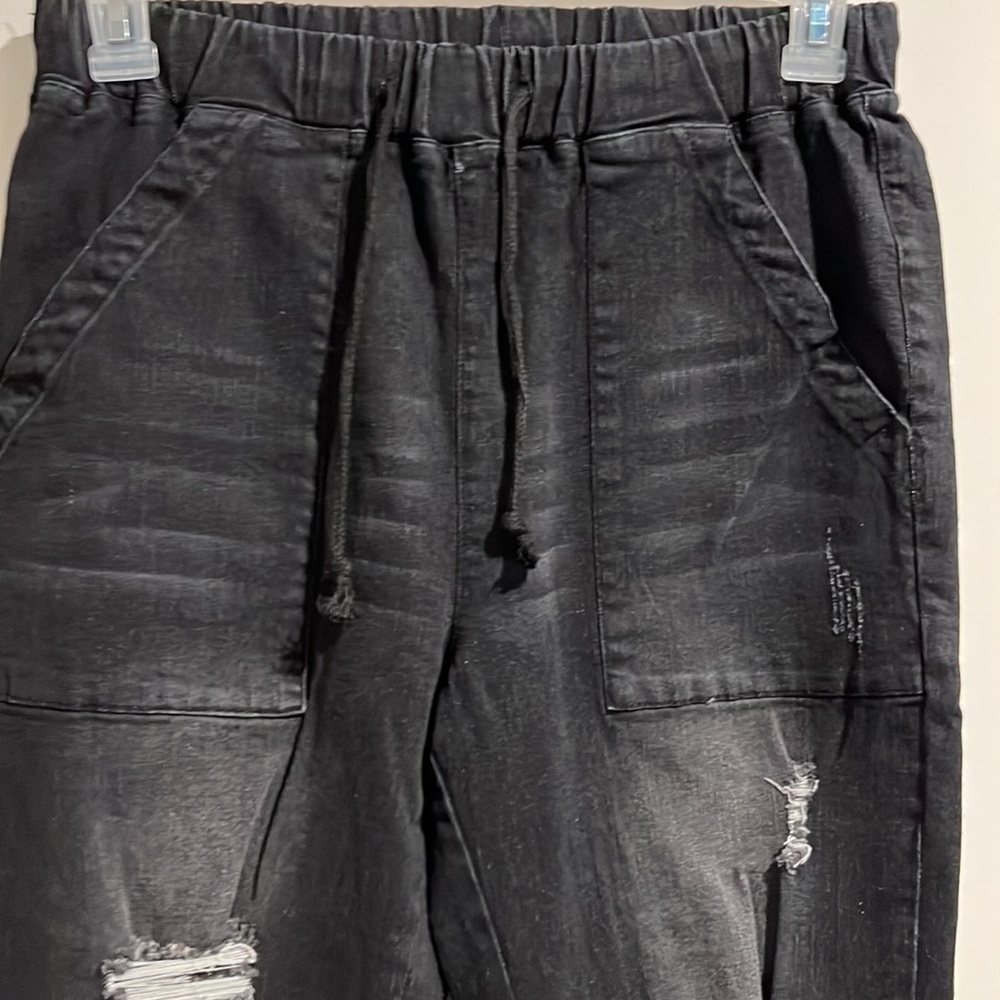 Faded black distressed elastic waist jeans. Size 6. NWOT. - Picture 2 of 5